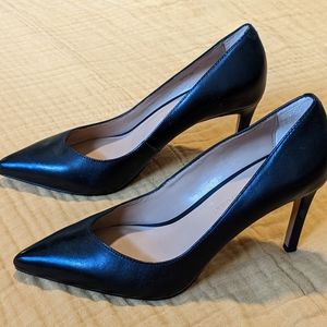 Banana Republic Black Pump Heels 6